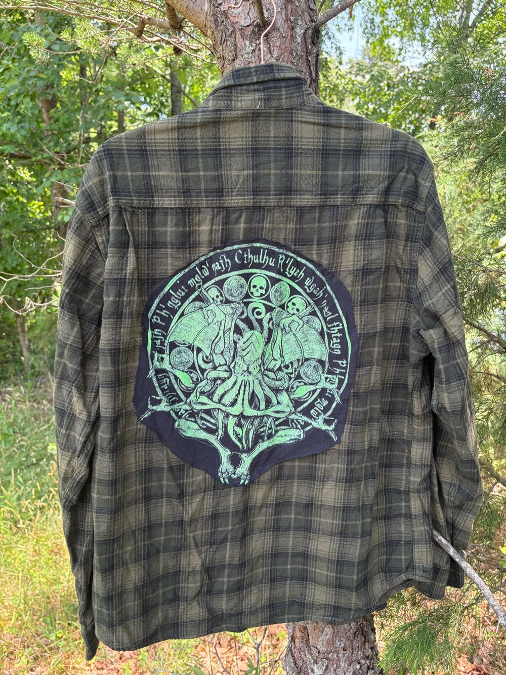 💀🖤 Up cycle Cthulhu men’s L flannel handmade